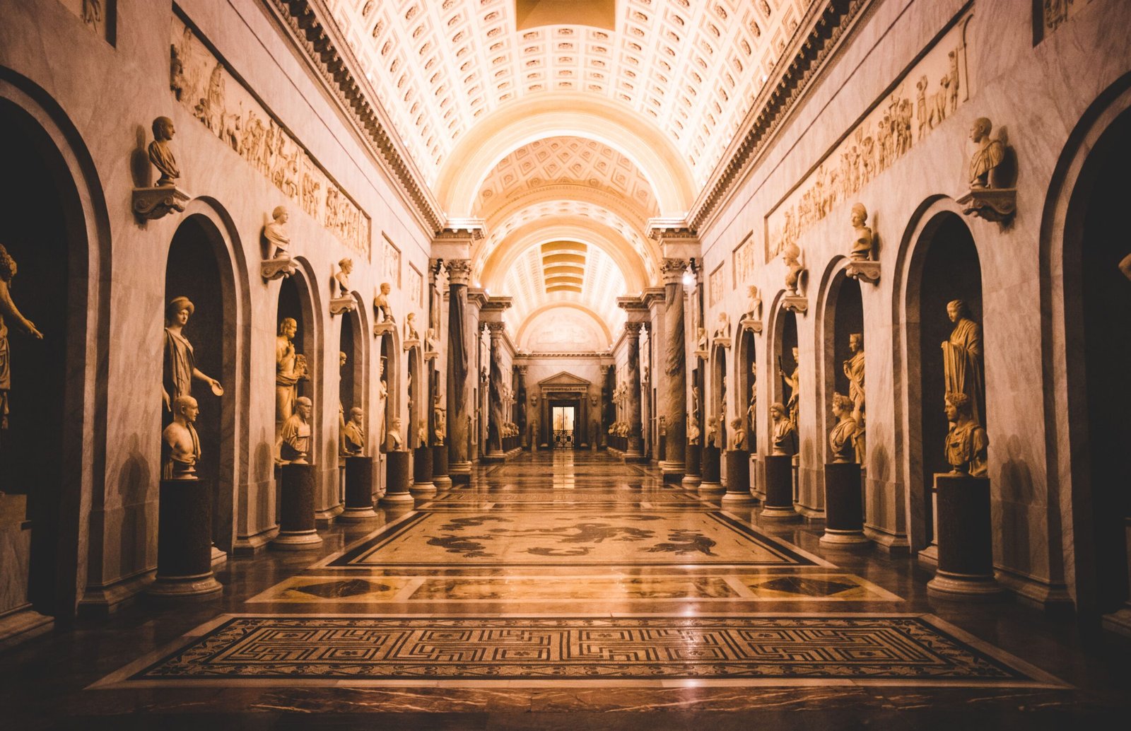 pexels jeswin 3037096